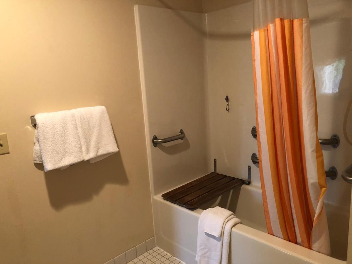 La Quinta By Wyndham Plattsburgh Otel Dış mekan fotoğraf